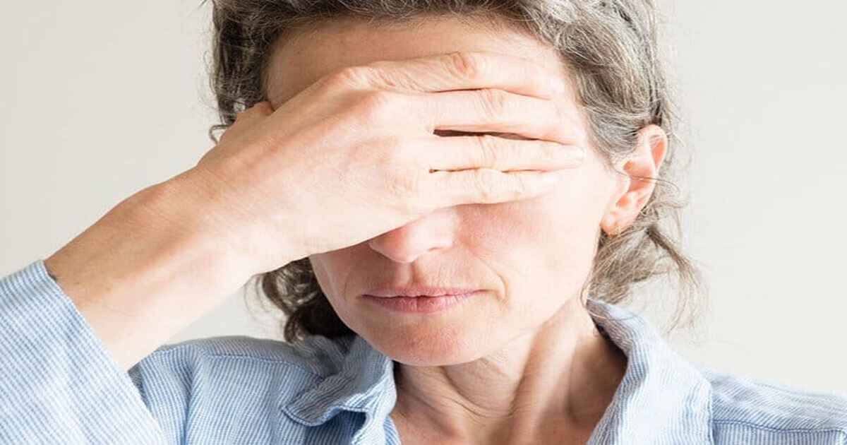 خستگی مفرط و ضعف، یکی از علائم کمبود ویتامین دی است.